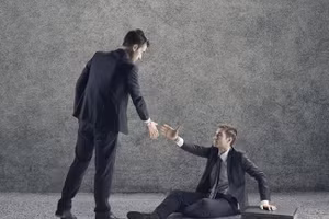 Sửu làm ăn thuận lợi nhờ quý nhân, Dần kiếm tiền chật vật ngày 11/7.