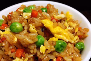 Gạo trắng cũng có thể được chế biến và thưởng thức theo nhiều cách khác nhau. (Ảnh: ITN).