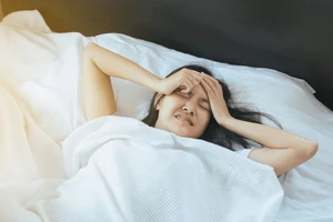 Với nhịp sống hiện đại, ngày càng nhiều người gặp vấn đề với giấc ngủ. (Ảnh: ITN)