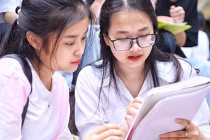 Đề thi môn Toán bám sát đề thi minh họa nhưng không dễ đạt điểm tối đa