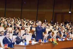 Tổng Bí thư Tô Lâm cùng các đồng chí lãnh đạo, nguyên lãnh đạo Đảng, Nhà nước dự Hội nghị. Ảnh: Thống Nhất/TTXVN