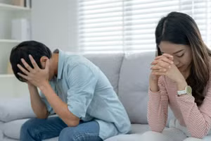 Trong lúc cãi vã, nhiều người không kiềm chế được mà nói ra những lời làm đau lòng người khác. (Ảnh: ITN).