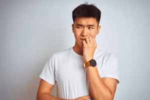 Đây là vị trí dễ bị tổn thương đối với nam giới vì họ liên tục phải chịu thất bại và cảm thấy tồi tệ về bản thân. (Ảnh: ITN).