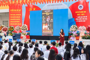 Theo PGS.TS. Phương, ưu tiên hàng đầu trong môi trường học đường phải là phòng ngừa sớm. Trang bị kiến thức cho học sinh, giáo viên và phụ huynh sẽ tạo nên “lá chắn” hữu hiệu, thay vì chỉ tập trung điều trị hậu quả.