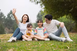 Hạnh phúc luôn hiện hữu trong cuộc sống, miễn là chúng ta khám phá và thực hành nó bằng cả trái tim. (Ảnh: ITN).