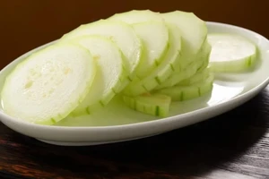 Thường xuyên ăn mướp giúp kiểm soát cân nặng. Duy trì cân nặng khỏe mạnh là rất quan trọng để phòng ngừa tăng huyết áp. (Ảnh: ITN)