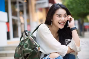Nụ cười sẽ ngay lập tức khiến bạn trông trẻ hơn 10 tuổi. (Ảnh: ITN).