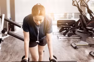 Người lớn nên dành 150 đến 300 phút hoạt động thể chất vừa phải - hoặc 75 đến 150 phút hoạt động thể chất aerobic cường độ mạnh - mỗi tuần. (Ảnh: ITN)