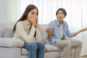 Hầu hết các cặp đôi sau khi bước vào hôn nhân vẫn coi mình là trung tâm trong mọi việc, không tính đến cảm xúc của nhau. (Ảnh: ITN).