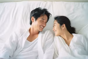 Khi sự hiểu biết của mọi người về cảm xúc và hôn nhân dần sâu sắc hơn, vấn đề ngoại tình cũng gây ra những cuộc tranh luận rộng rãi. (Ảnh: ITN).