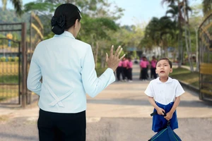 Lo âu khi xa cách là tình trạng mà trẻ em đã quen với việc ở bên cạnh một người hoặc đã quen với một nơi nào đó, đột nhiên bị tách rời sẽ khiến trẻ cảm thấy bất an. (Ảnh: ITN).