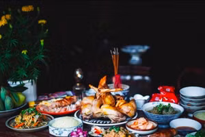 Cúng Giao thừa 2025 trong nhà hay ngoài trời trước?