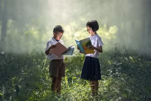 Trong những năm trước tuổi thiếu niên, cha mẹ cần phải chú ý nhiều hơn đến con cái mình. (Ảnh: ITN).