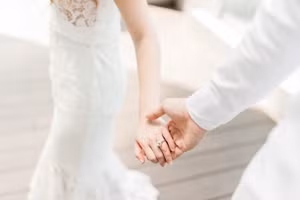 Niềm tin là nền tảng của hạnh phúc hôn nhân. (Ảnh: ITN)