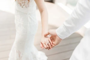 Niềm tin là nền tảng của hạnh phúc hôn nhân. (Ảnh: ITN)