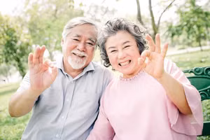 Đôi khi cha mẹ cảm thấy khó chấp nhận sự giúp đỡ từ con cái ngay cả khi họ thực sự cần. (Ảnh: ITN)