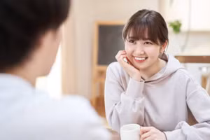 Các chàng trai thường thích những cô gái dịu dàng. (Ảnh: ITN).