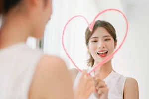 Hãy biến mình trở thành người tràn ngập tình yêu và hạnh phúc. (Ảnh: ITN).