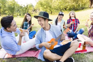 Chúng ta cần học cách sống hòa thuận với hàng xóm, đồng thời cũng cần học cách bảo vệ riêng tư của mình. (Ảnh: ITN).