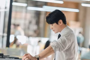 Người đàn ông càng trầm tính thì anh ấy càng có quyền lực. (Ảnh: ITN).