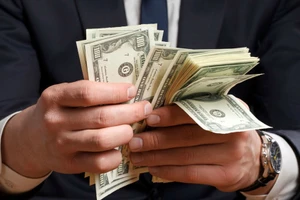 Dậu phát sinh nhiều khoản chi, Thân sắp được trọng dụng ngày 29/6