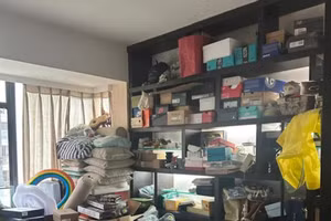 Tích trữ đồ cũ tưởng tiết kiệm nhưng thật ra rất lãng phí không gian và tăng gánh nặng khi dọn dẹp. (Ảnh: ITN)