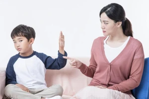 Cha mẹ cần chú ý truyền đạt cho trẻ tầm quan trọng của việc tôn trọng và thấu hiểu. (Ảnh: ITN)