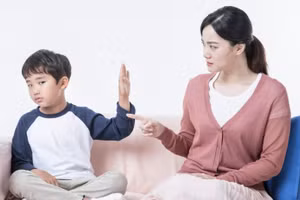 Cha mẹ cần chú ý truyền đạt cho trẻ tầm quan trọng của việc tôn trọng và thấu hiểu. (Ảnh: ITN)