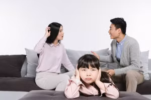 3 nguyên nhân khiến con dễ cáu gắt khi nói chuyện với bố mẹ