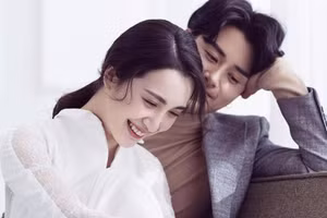 Giao tiếp giữa người với người cần chú ý đến mức độ. (Ảnh: ITN).