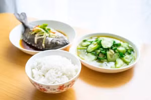 Hãy biến từng miếng cơm của bạn thành một khoản đầu tư cho sức khỏe. (Ảnh: ITN).