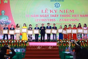 Thủ tướng: Thầy thuốc phải có kiến thức đầy đủ, đức hạnh vẹn tròn, hành vi mẫu mực