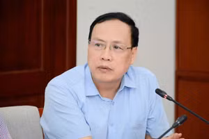 GS.TSKH Nguyễn Đình Đức.