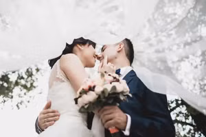 Kết hôn muộn hơn cũng có những lợi ích. (Ảnh: ITN)