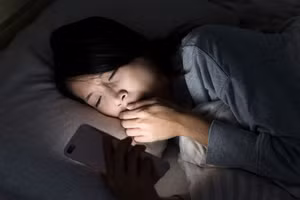 Từ tim đến thận, từ gan đến não, những cơ quan cốt lõi của cơ thể đều âm thầm gánh chịu hậu quả của việc thức khuya. (Ảnh: ITN)