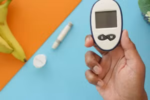 Bước đầu tiên để kiểm soát bệnh tiểu đường là theo dõi những gì bạn ăn. (Ảnh: ITN)