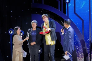 VinFuture mùa đầu tiên giữa đại dịch Covid-19:Biểu tượng của hy vọng và đoàn kết