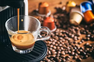 Tốt nhất bạn không nên ăn nhiều đồ ngọt khi bụng đói. (Ảnh: ITN)