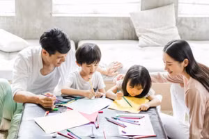 Sự khác nhau về giá trị của các thành viên trong gia đình cũng là nguyên nhân dẫn đến những quan điểm khác nhau về mục tiêu, phương pháp và kỳ vọng trong giáo dục. (Ảnh: ITN)