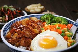 Các phương pháp nấu ở nhiệt độ cao tạo ra những chất có hại. (Ảnh: ITN)