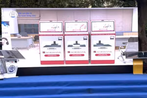 Kiosk thông minh xác thực và cấp bản sao số tài liệu điện tử do Agribank tài trợ được trưng bày tại sự kiện