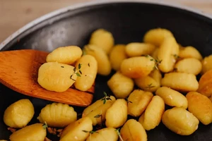 Bột ngô thường được sử dụng trong làm bánh. (Ảnh: ITN).