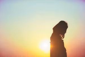 Làm gì khi thương một người nhưng không thể ở bên?