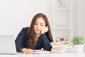 Thường xuyên buồn ngủ có thể liên quan đến việc mắc một số bệnh. (Ảnh: ITN)