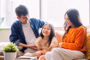 Trong một gia đình có quy tắc tốt, trẻ em từ nhỏ đã học cách tuân thủ quy tắc, hiểu và tôn trọng người khác. (Ảnh: ITN).