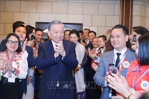 Tổng Bí thư Tô Lâm và Phu nhân gặp gỡ cộng đồng người Việt tại Liên bang Nga