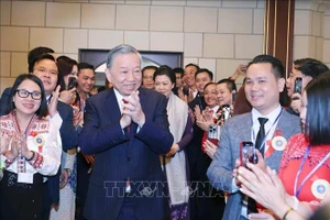 Tổng Bí thư Tô Lâm và Phu nhân gặp gỡ cộng đồng người Việt tại Liên bang Nga