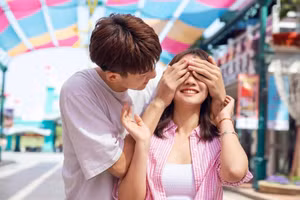 Nhiều người đàn ông thừa nhận rằng họ không thể quên mối tình đầu. (Ảnh: ITN)