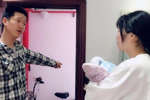 Do vợ chỉ quan tâm đến con cái, lạnh nhạt với chồng, những cảm xúc tiêu cực dần tích tụ. (Ảnh: ITN).