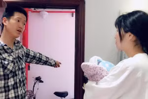 Do vợ chỉ quan tâm đến con cái, lạnh nhạt với chồng, những cảm xúc tiêu cực dần tích tụ. (Ảnh: ITN).